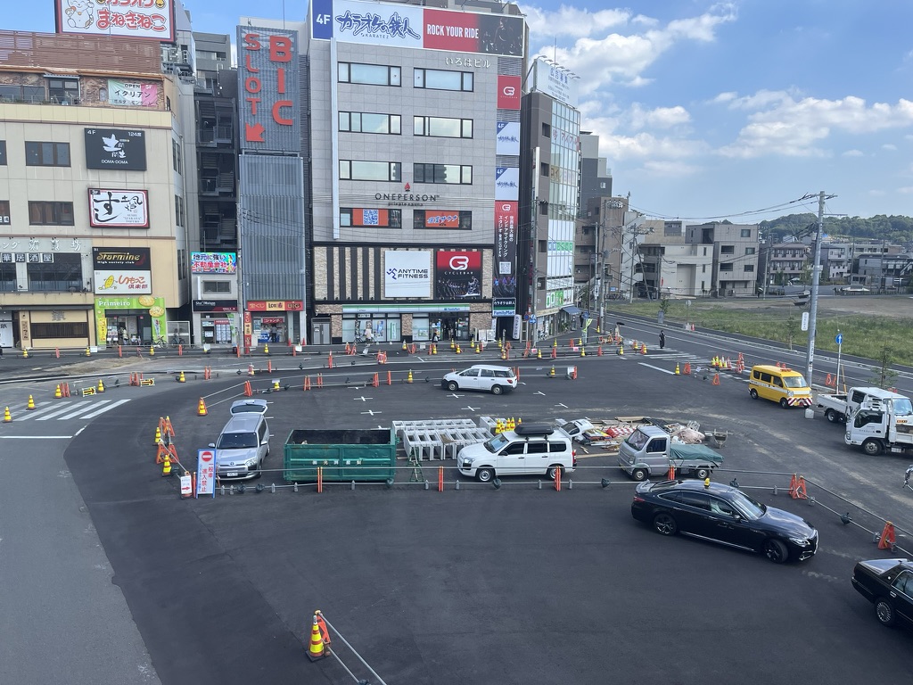 登戸駅前広場の整備工事の様子-2