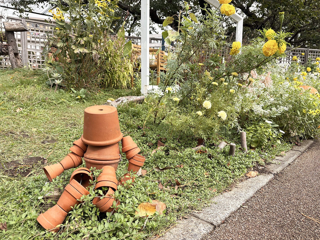 緑化センターの植木鉢モニュメント