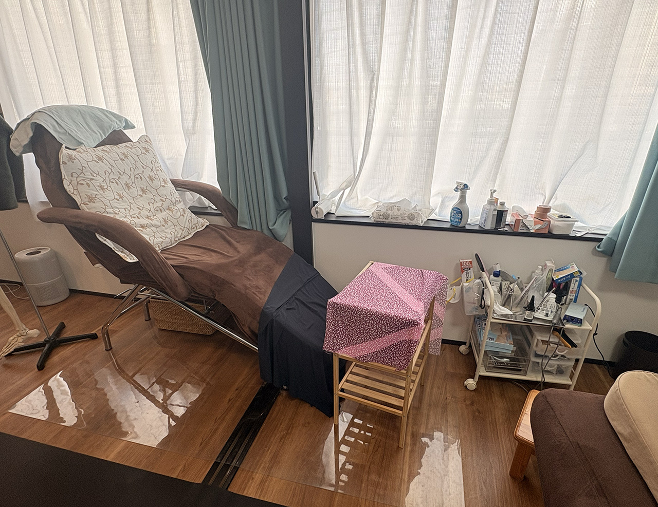 足の専門院の施術台