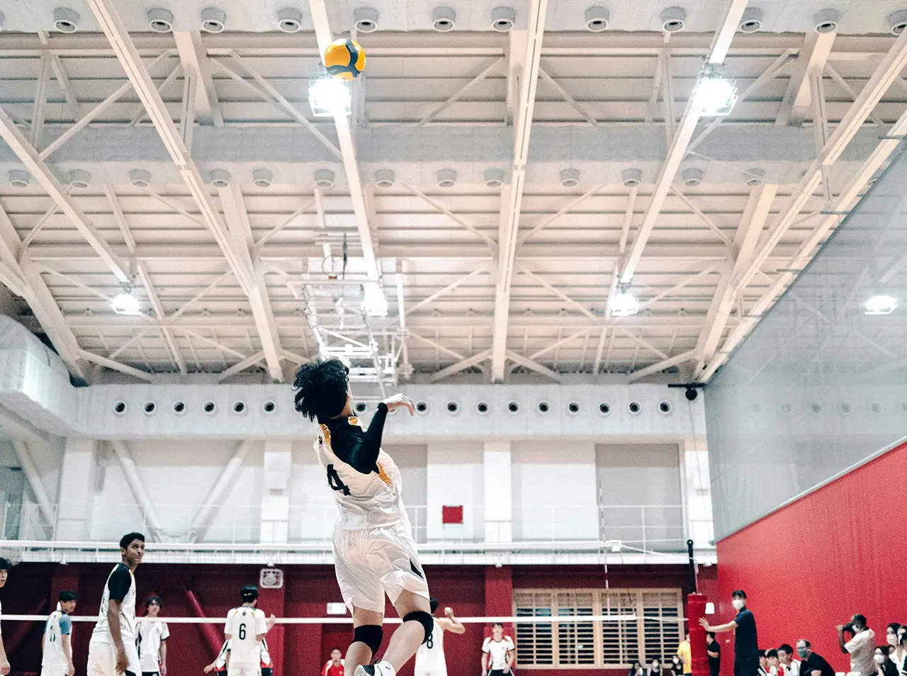 バレーバールの試合イメージ画像
