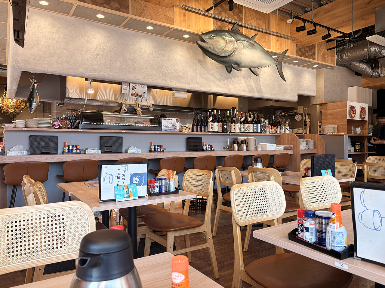 二代目どん平の店内