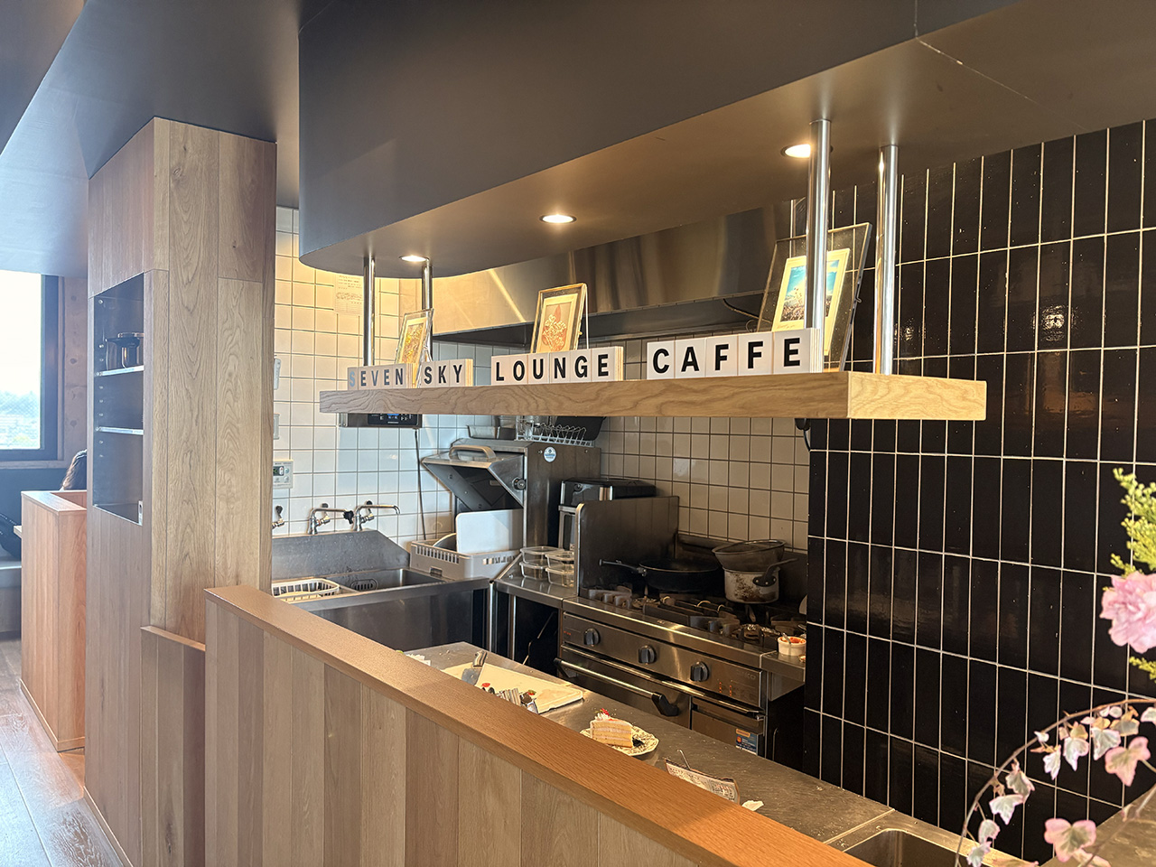 7sky lounge caffeの店内