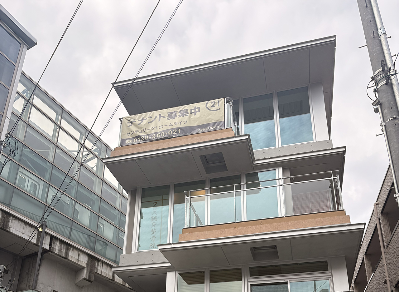 カリタス登戸ビルの３階と４階