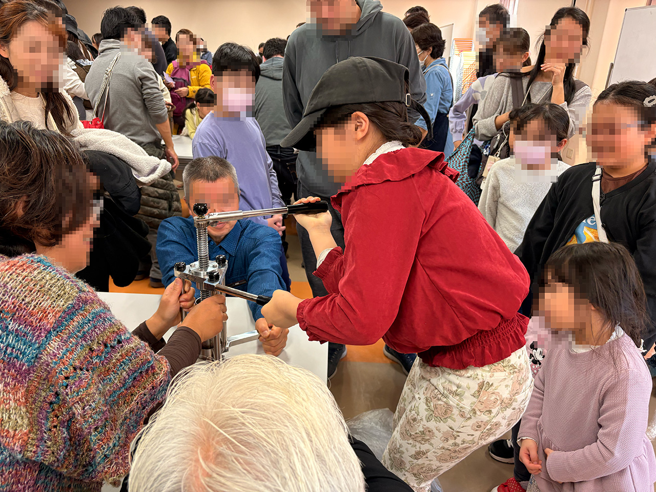 まちなか向日葵しぼり隊2025年の様子