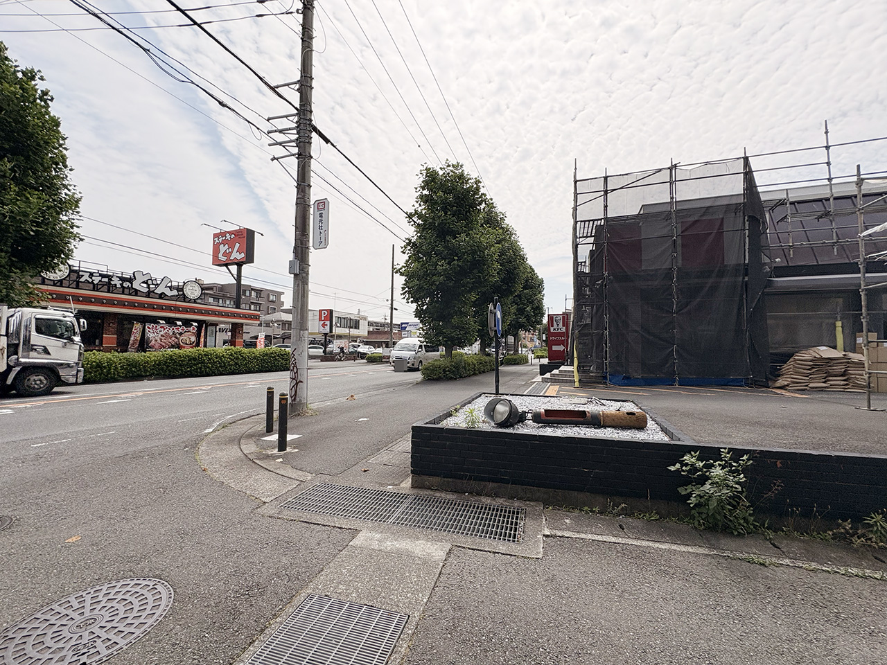 KFC川崎生田店リニューアル工事中
