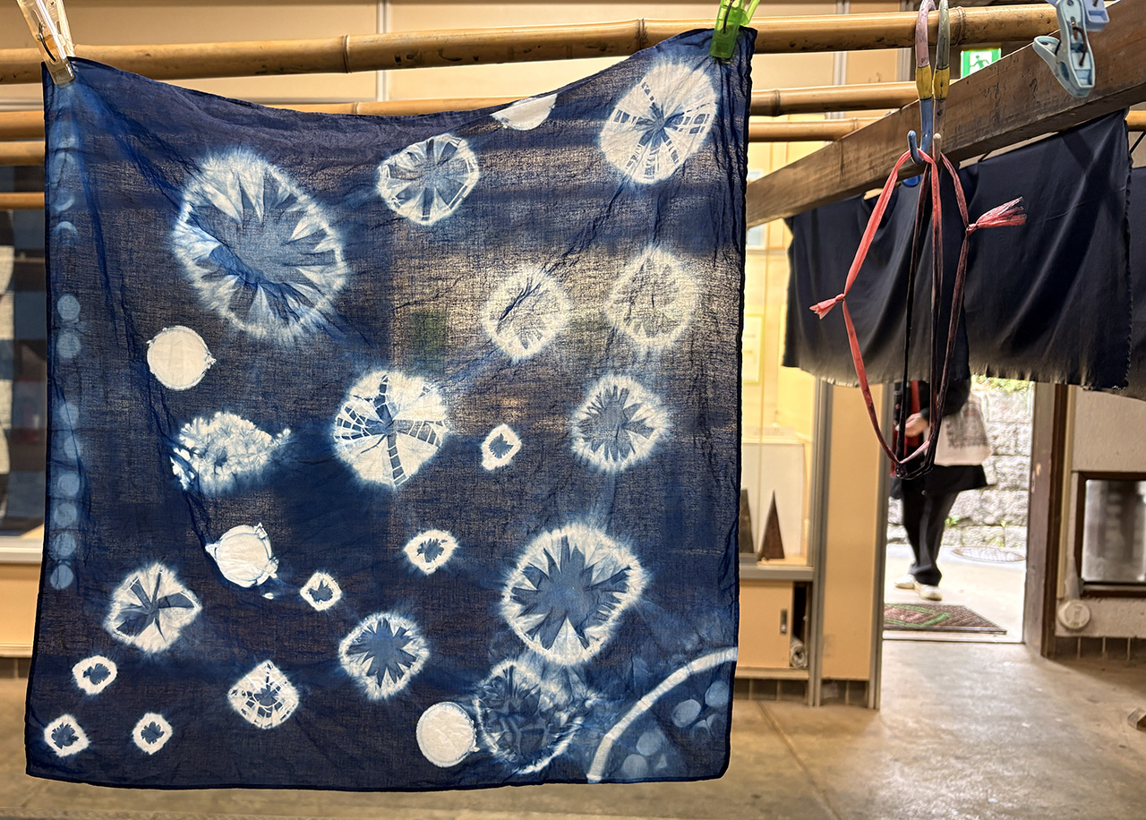 日本民家園 伝統工芸館での藍染体験の作品