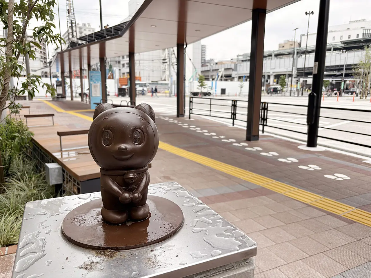 登戸駅のドラミちゃん像