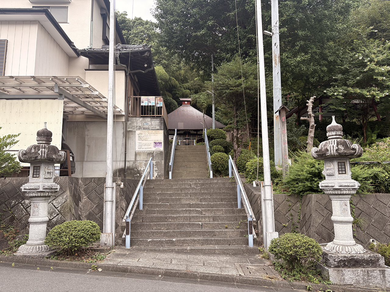 菅の薬師堂