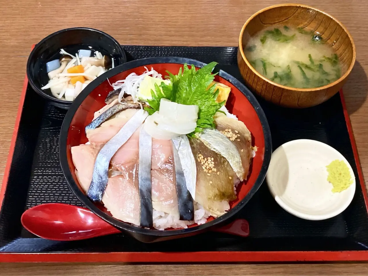鯖丼定食のイメージ