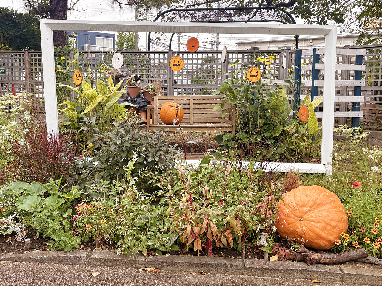 川崎市緑化センターのハロウィンフォトスポット